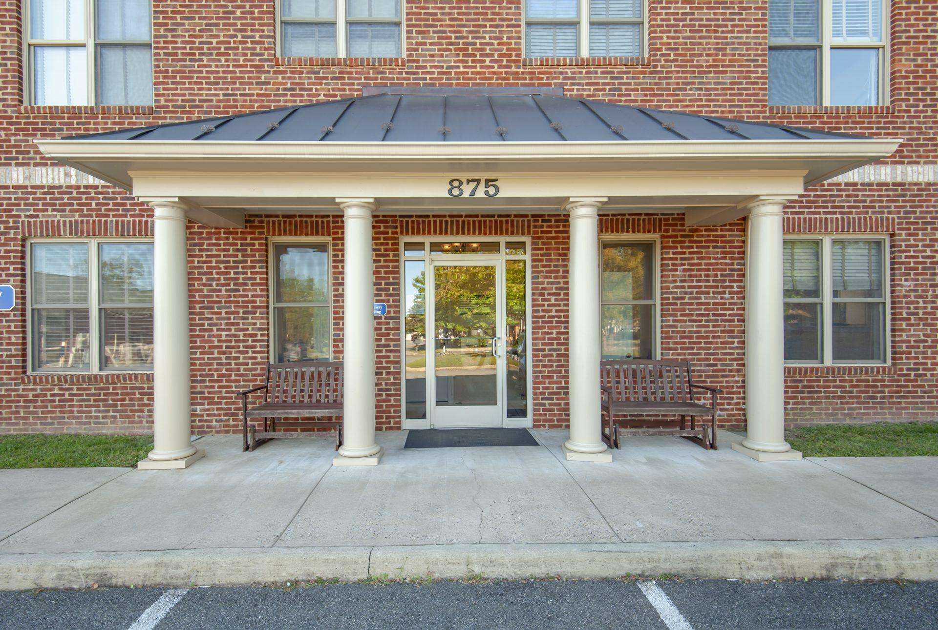 Therapist Charlottesville VA. Outside of our Charlotteville - Rio Road office building