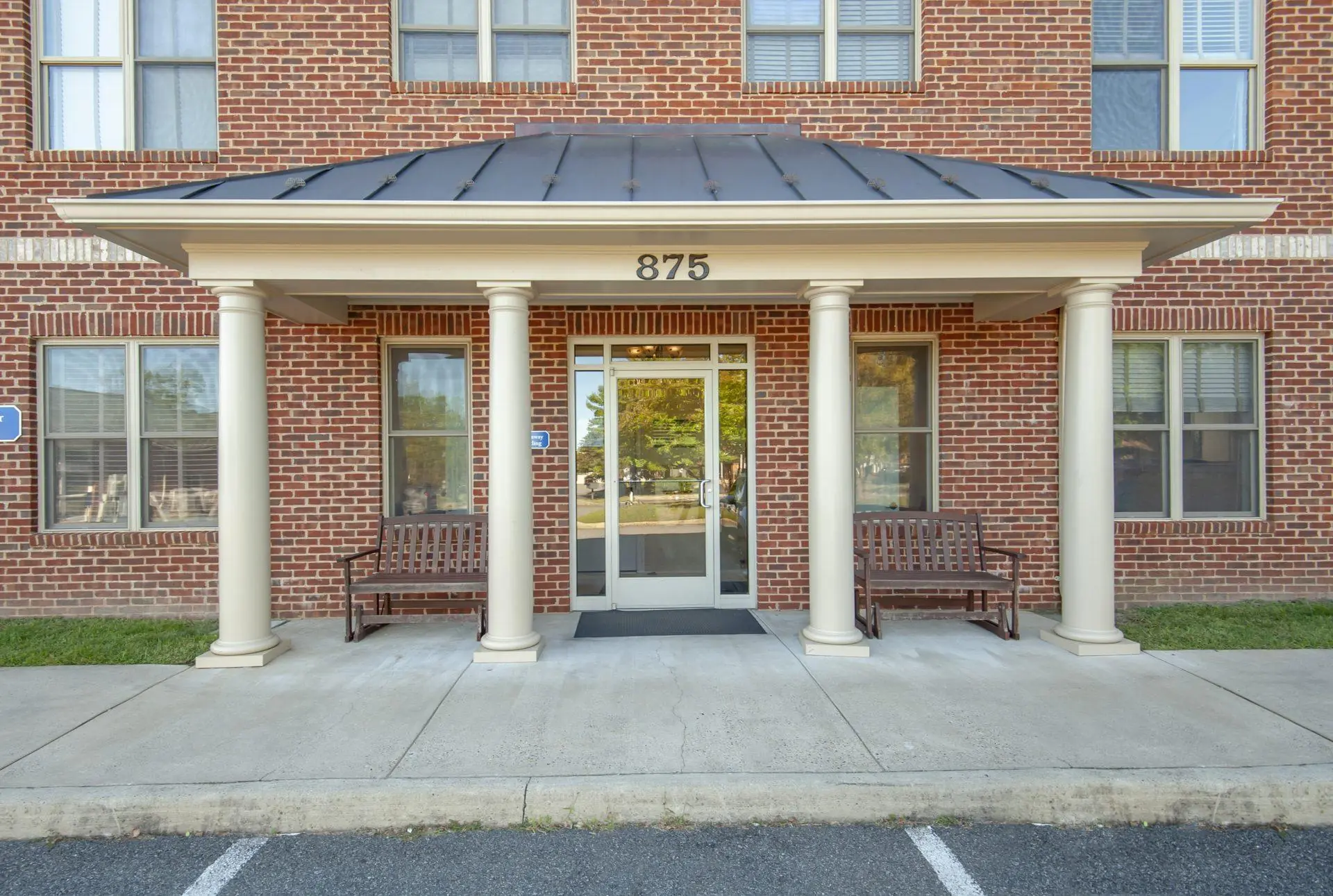 VirginiaFamilyTherapy_10-scaled Therapist Charlottesville VA. Outside of our Charlotteville - Rio Road office building